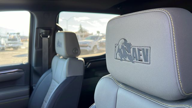 Vehicle image 22 of 34