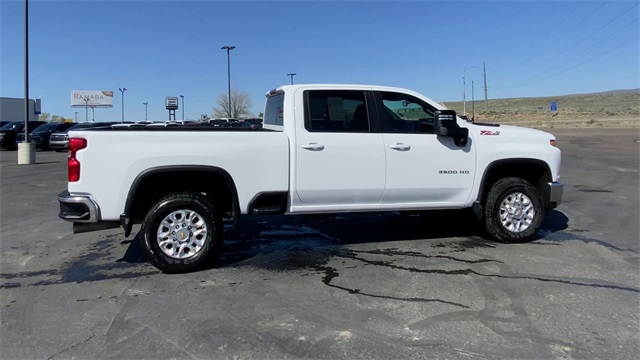 Vehicle image 5 of 10