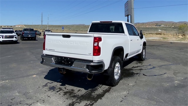 Vehicle image 6 of 10