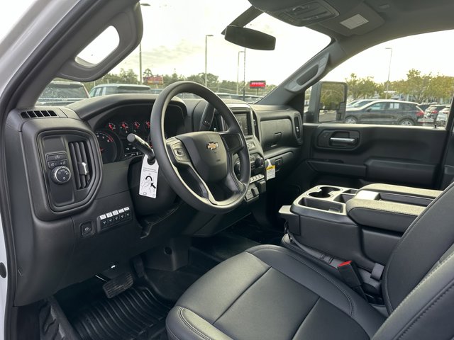 Vehicle image 23 of 33
