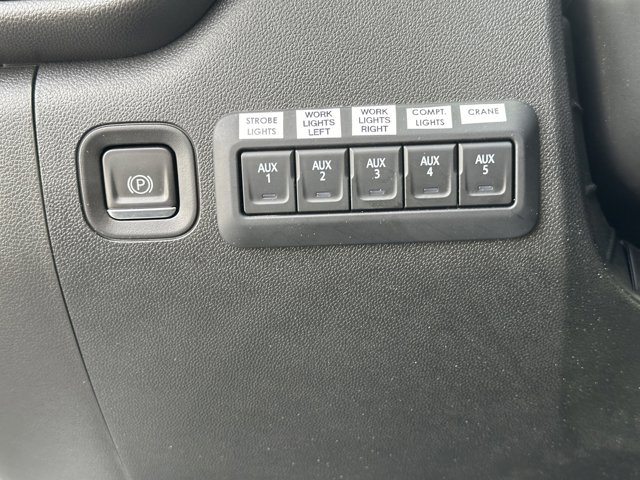 Vehicle image 26 of 33