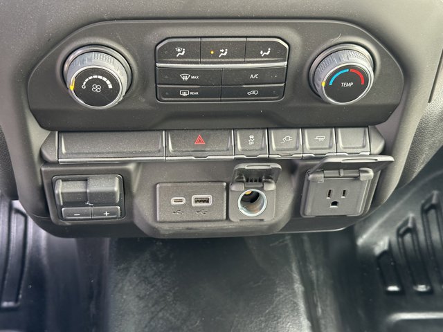 Vehicle image 30 of 33