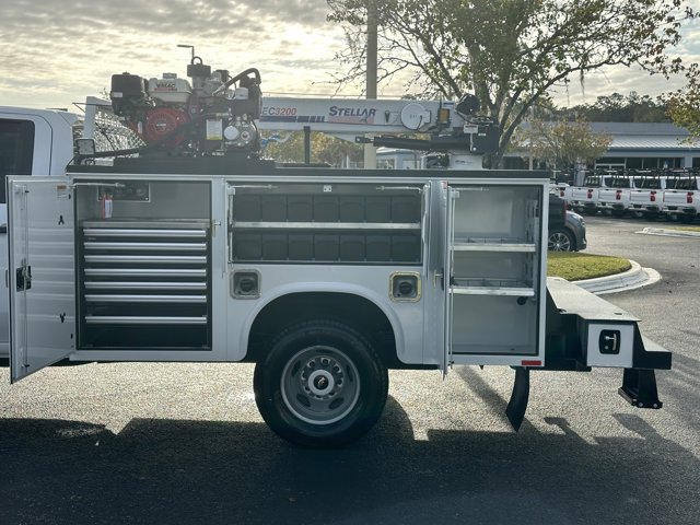 Vehicle image 2 of 33