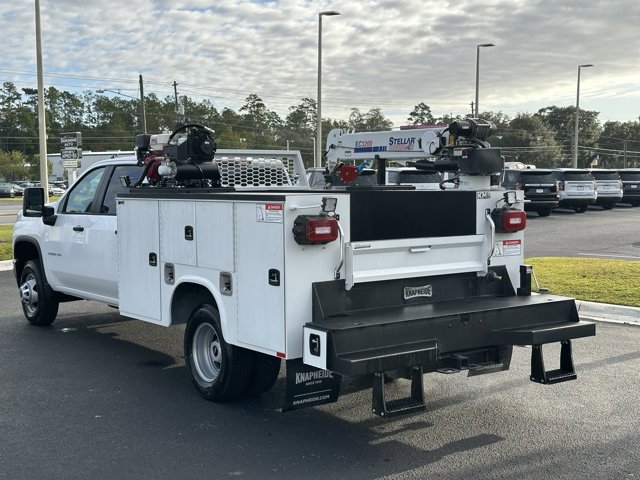 Vehicle image 9 of 33