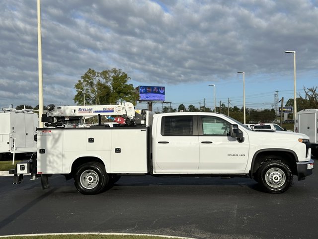 Vehicle image 6 of 33