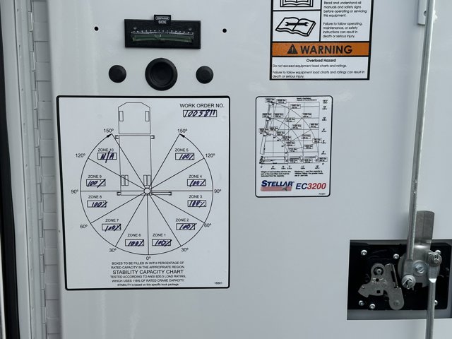 Vehicle image 19 of 33