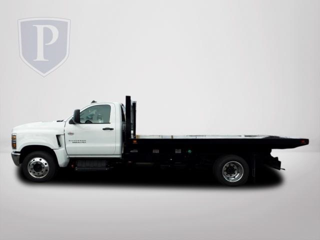Vehicle image 4 of 13