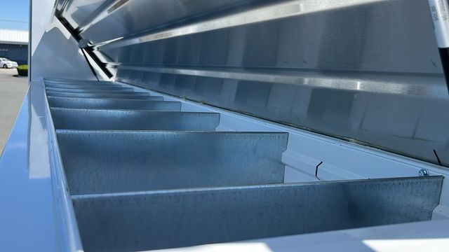Vehicle image 21 of 51