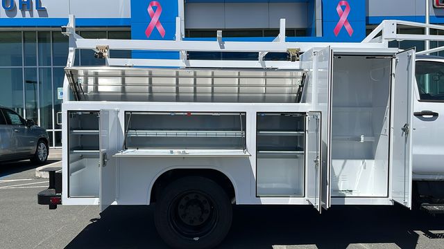 Vehicle image 27 of 51
