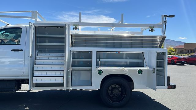 Vehicle image 13 of 51