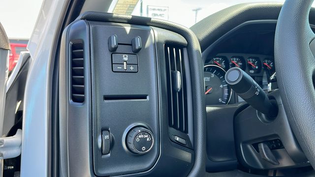Vehicle image 39 of 51