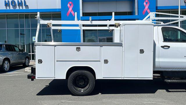 Vehicle image 26 of 51