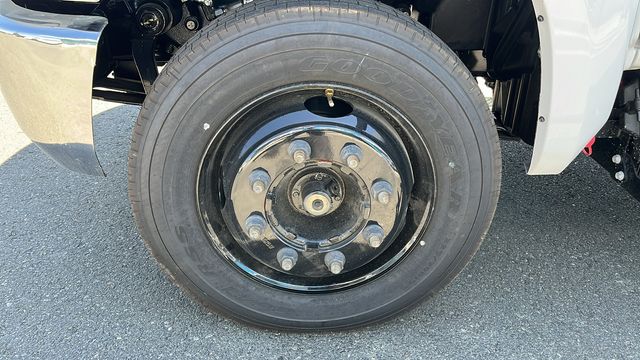 Vehicle image 9 of 51
