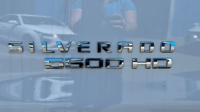 Vehicle image 10 of 51