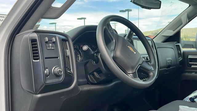 Vehicle image 22 of 32