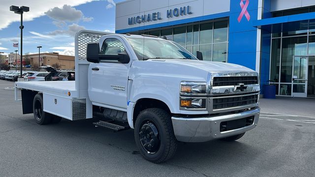 Vehicle image 3 of 32