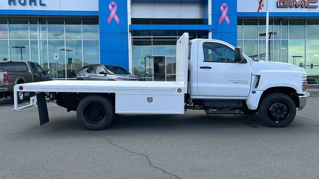 Vehicle image 4 of 32