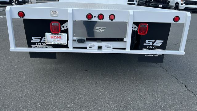 Vehicle image 15 of 32