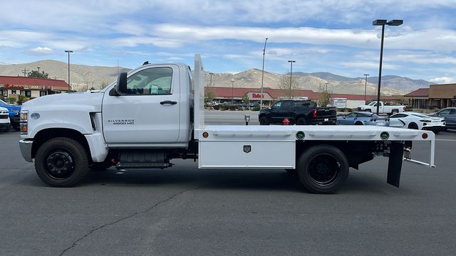 Vehicle image 6 of 32