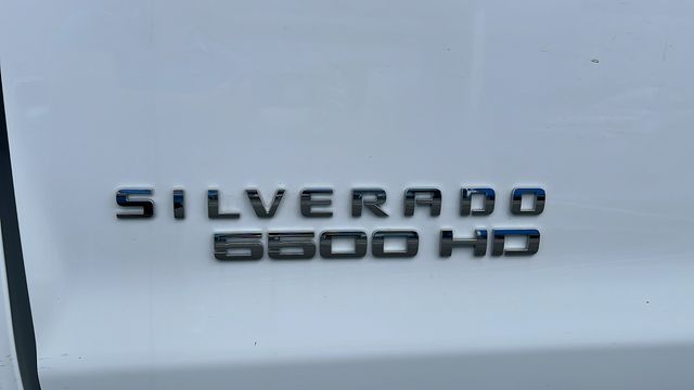 Vehicle image 9 of 32