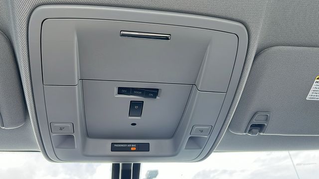 Vehicle image 31 of 32