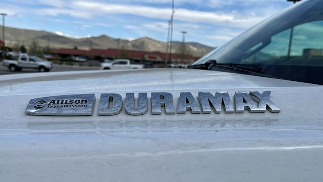 Vehicle image 8 of 32