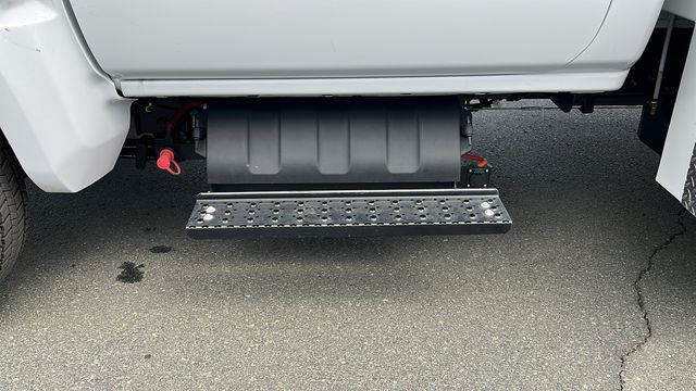 Vehicle image 11 of 32