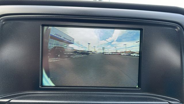 Vehicle image 26 of 32