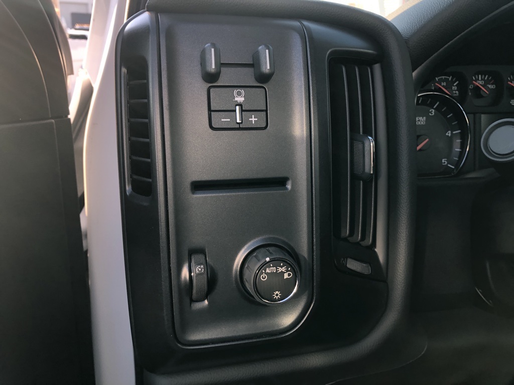 Vehicle image 15 of 19