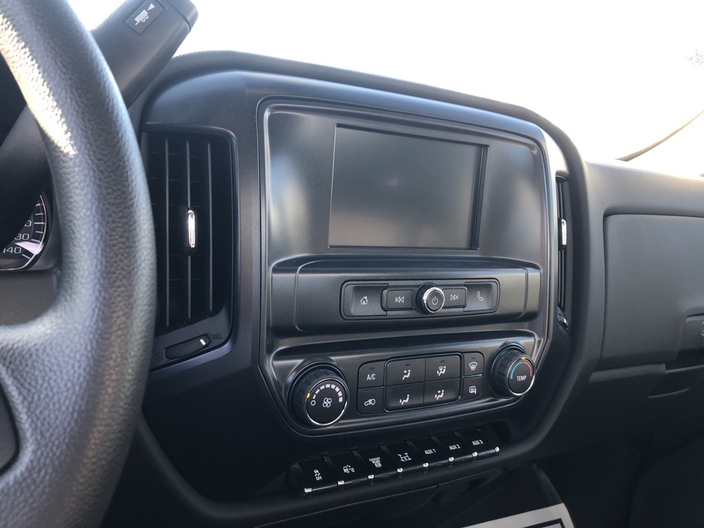 Vehicle image 18 of 19