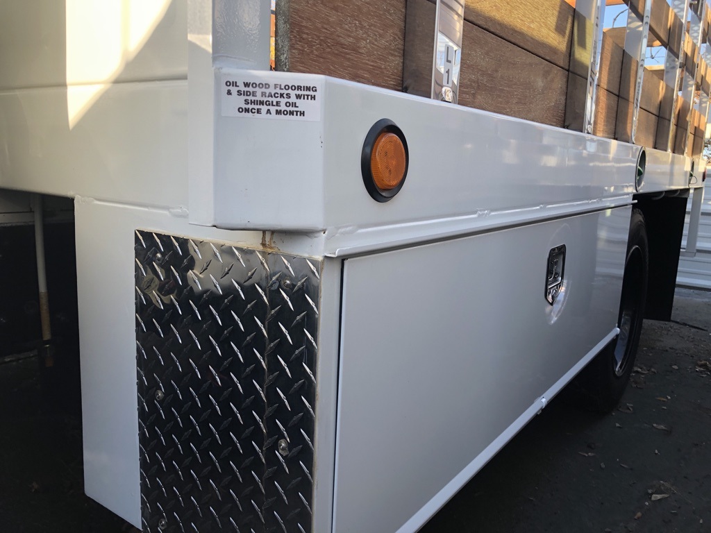 Vehicle image 13 of 19