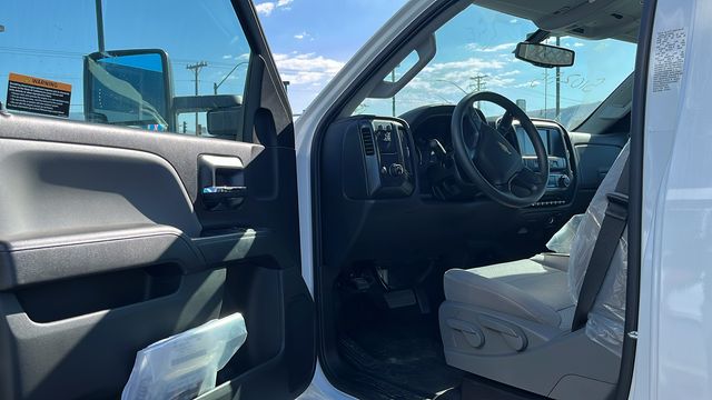Vehicle image 20 of 32