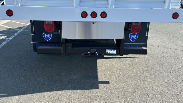 Vehicle image 17 of 32