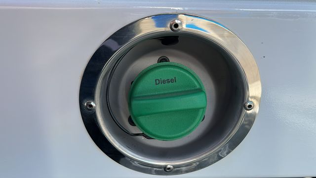 Vehicle image 15 of 32