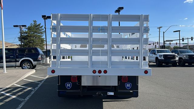 Vehicle image 16 of 32