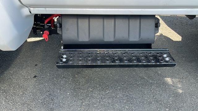 Vehicle image 12 of 32