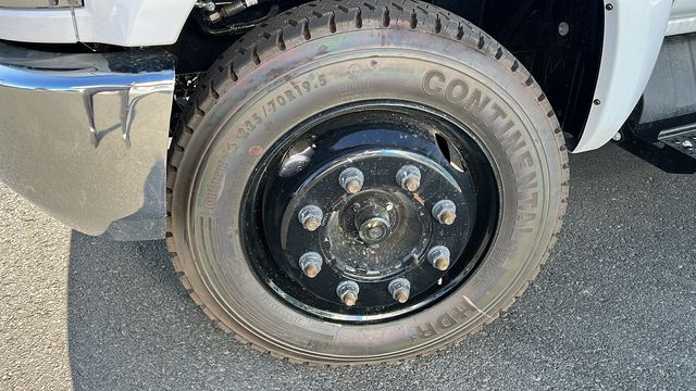 Vehicle image 14 of 34