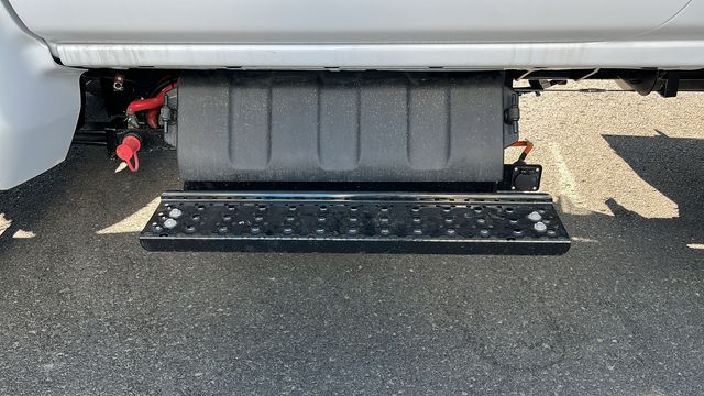 Vehicle image 13 of 34