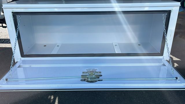 Vehicle image 16 of 34