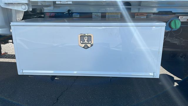 Vehicle image 15 of 34