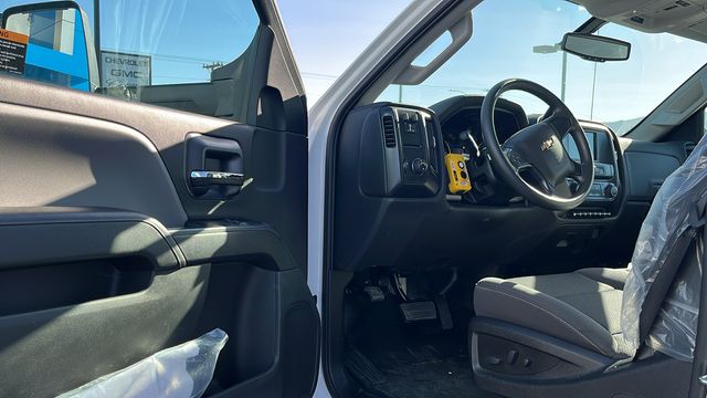 Vehicle image 25 of 34