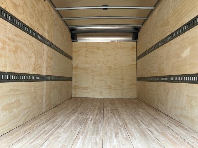 Vehicle image 6 of 14