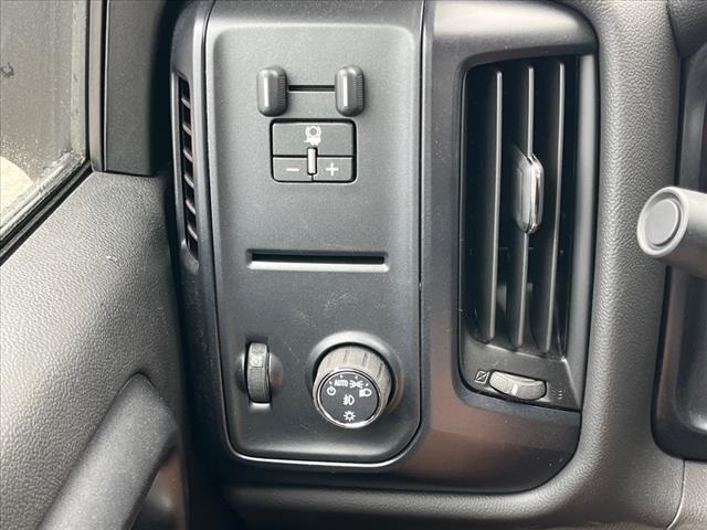 Vehicle image 12 of 14