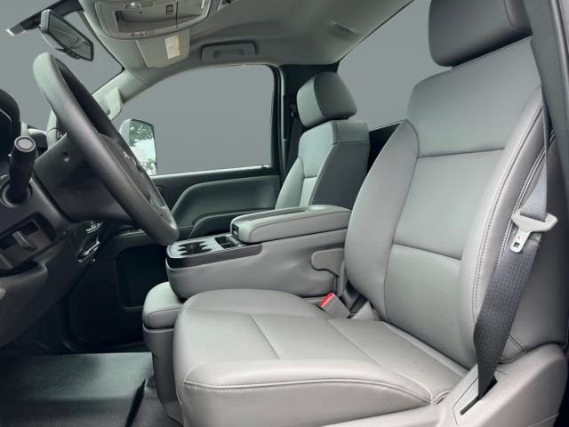 Vehicle image 8 of 14