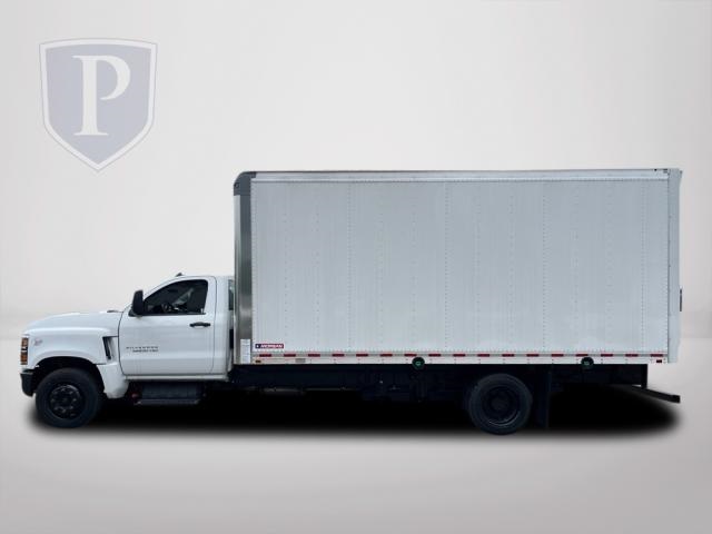 Vehicle image 2 of 14