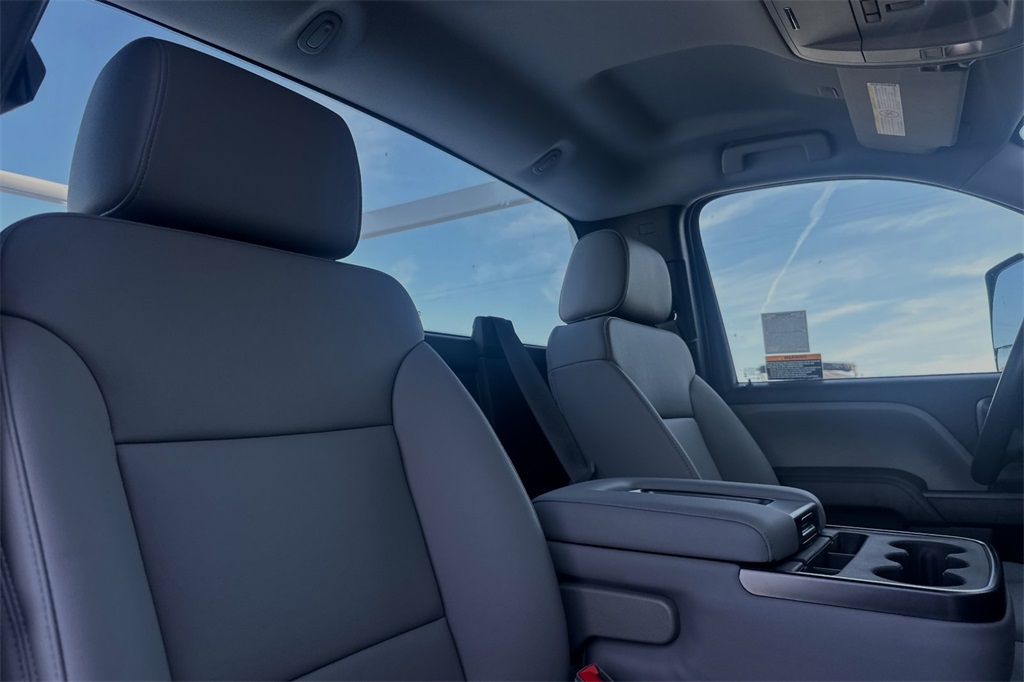 Vehicle image 14 of 22