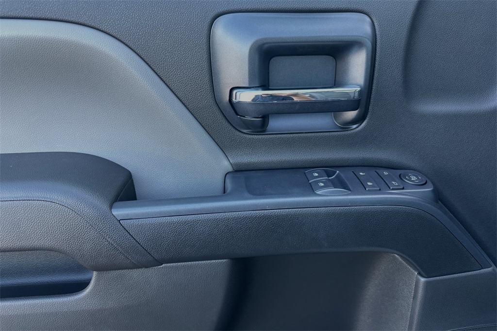 Vehicle image 8 of 22