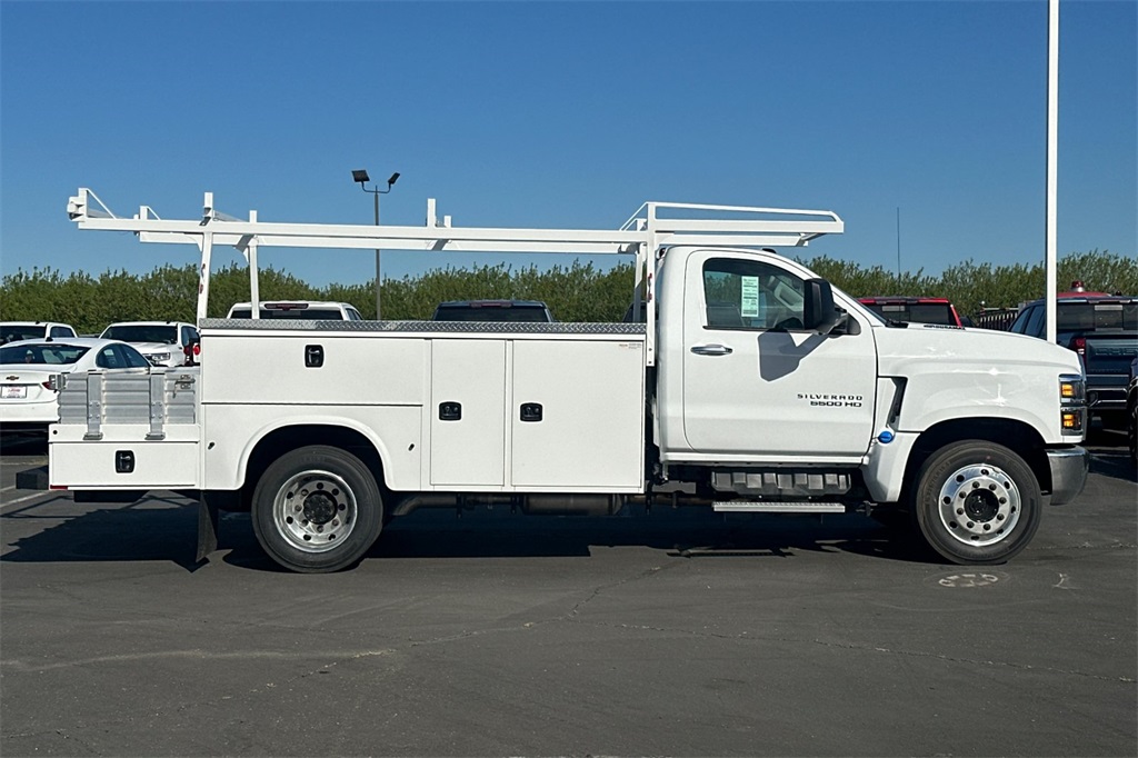 Vehicle image 4 of 22