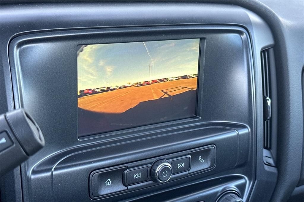 Vehicle image 16 of 22