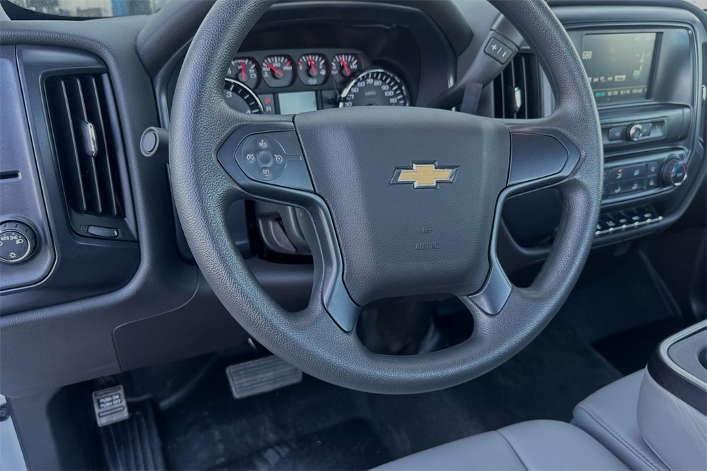 Vehicle image 10 of 22